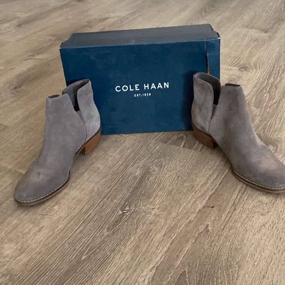 NWT, Cole Haan Women's Abbot Bootie  Stormcloud Suede - Picture 1 of 3
